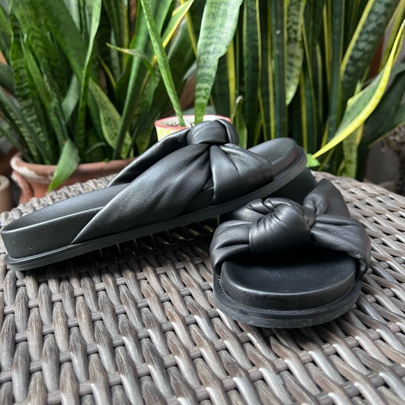 Raye black Sandals - Picture 4 of 9